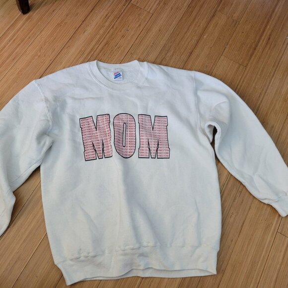 northwestern mom sweatshirt women's xl vintage jerzees. White and red. Very soft